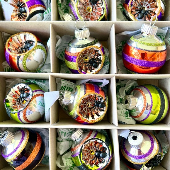 12 Halloween Radko Reflector Glass Ball Ornaments with Black Spiders Inside - Picture 4 of 12